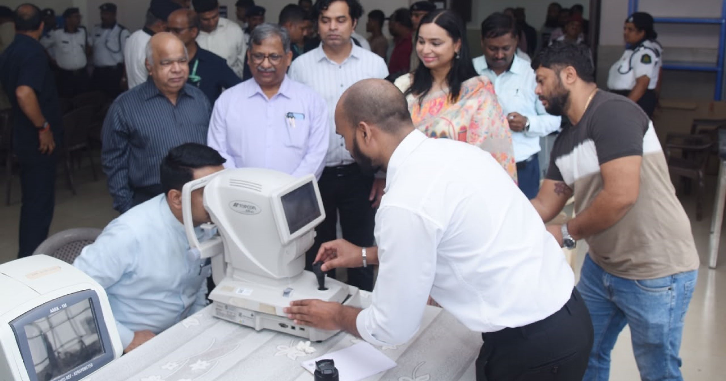 Eye screening helps 101 traffic personnel and truck drivers