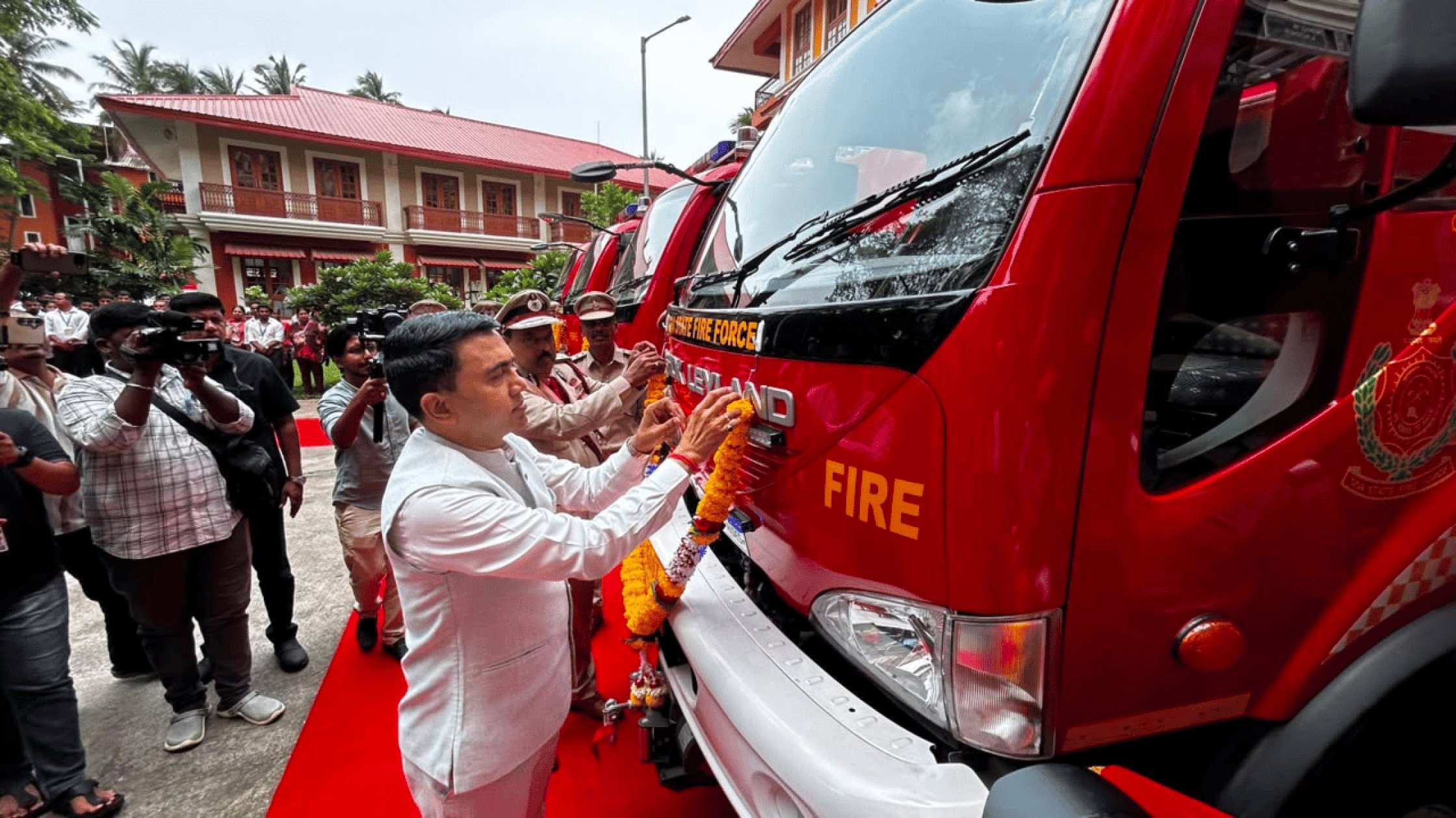 CM flags off 18 new Fire & Emergency vehicles to strengthen emergency response across Goa