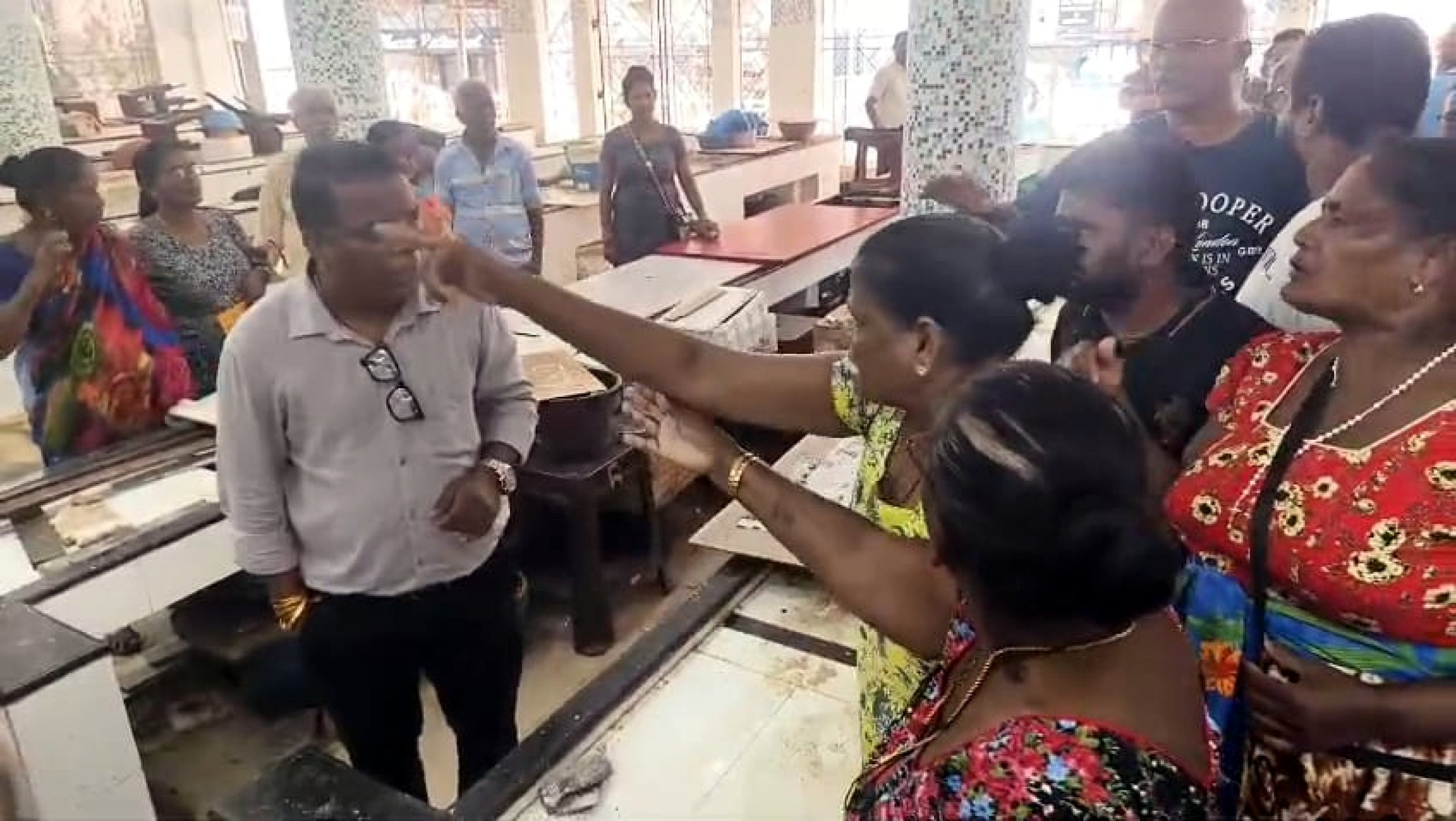 Vasco fish market inspection turns stormy