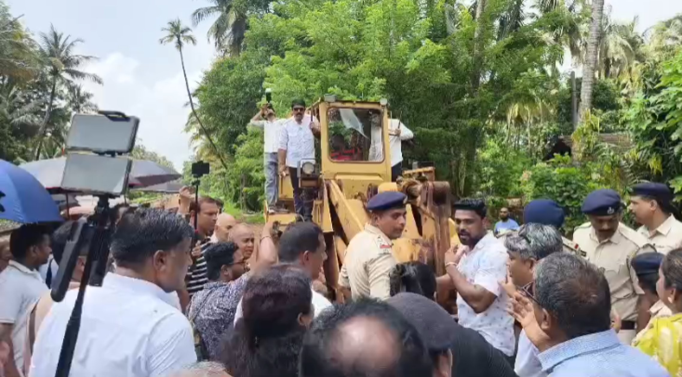 Velsao erupts in fury over railway double-tracking