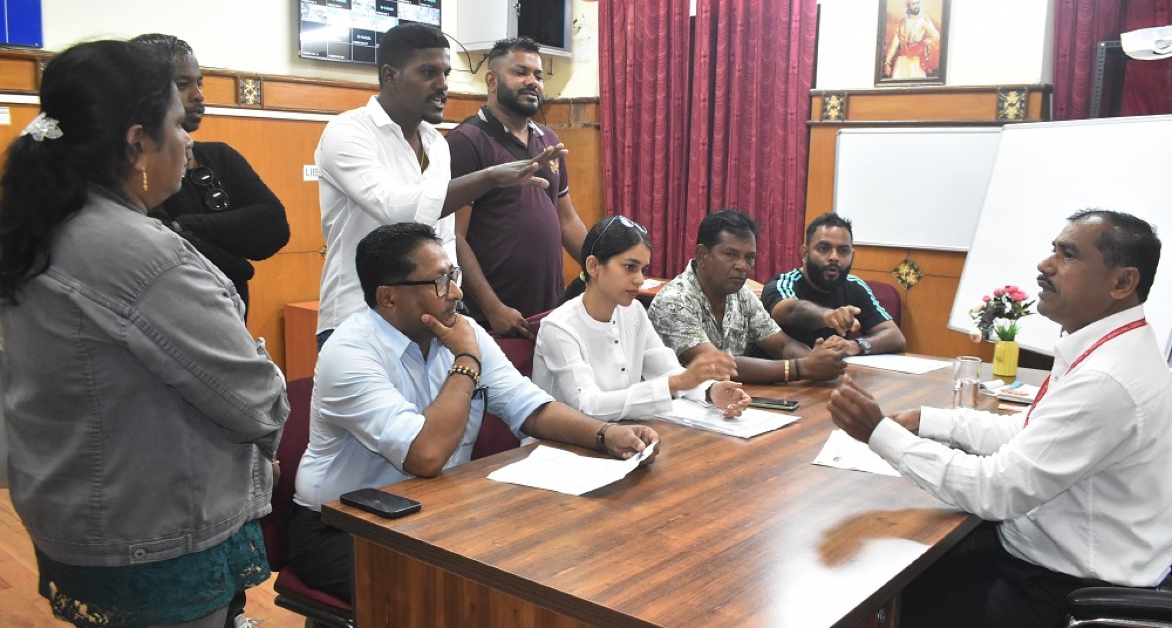 Dovondem residents, MMC spar over project fencing