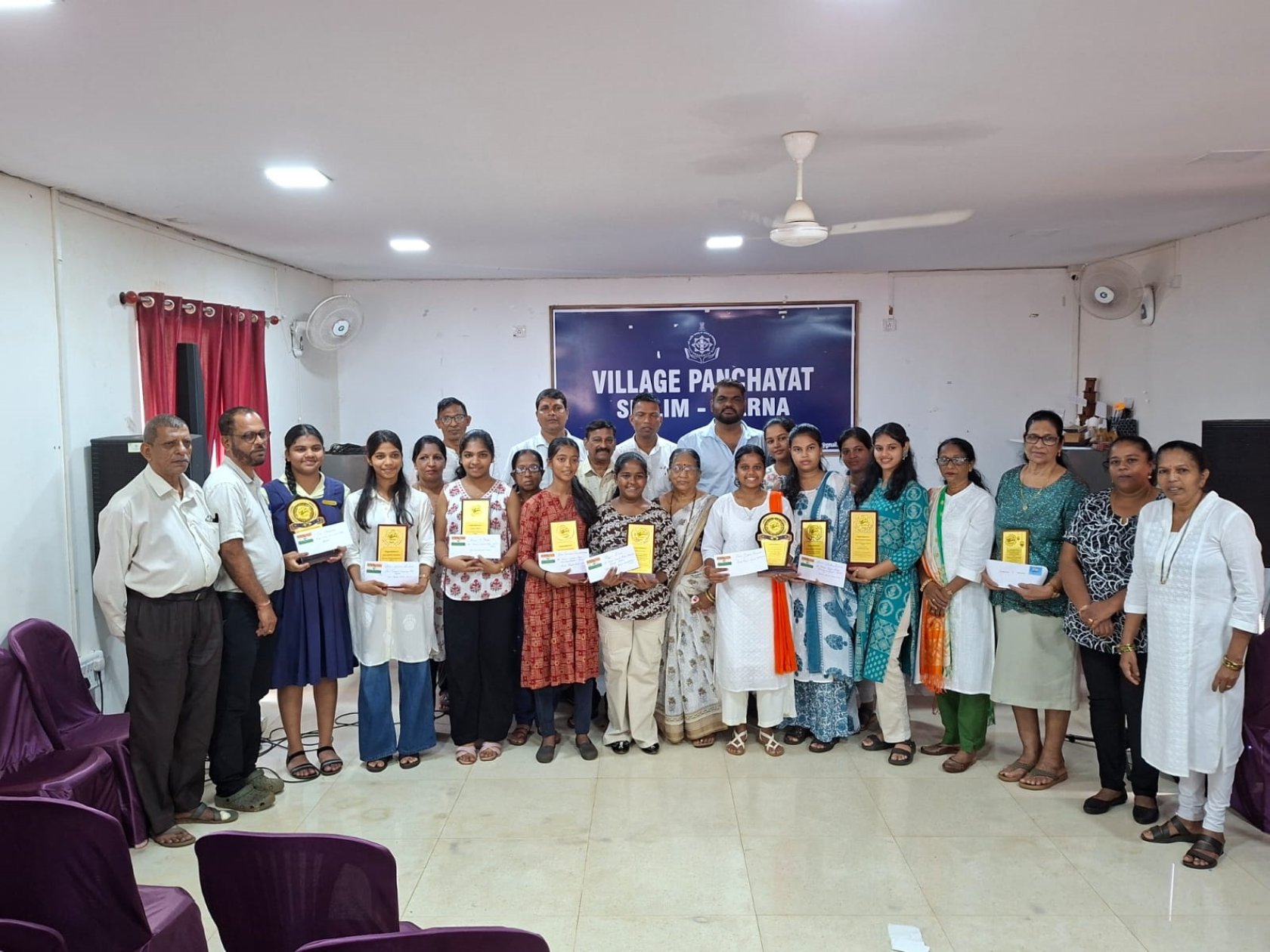 Siolim panchayat felicitates achievers
