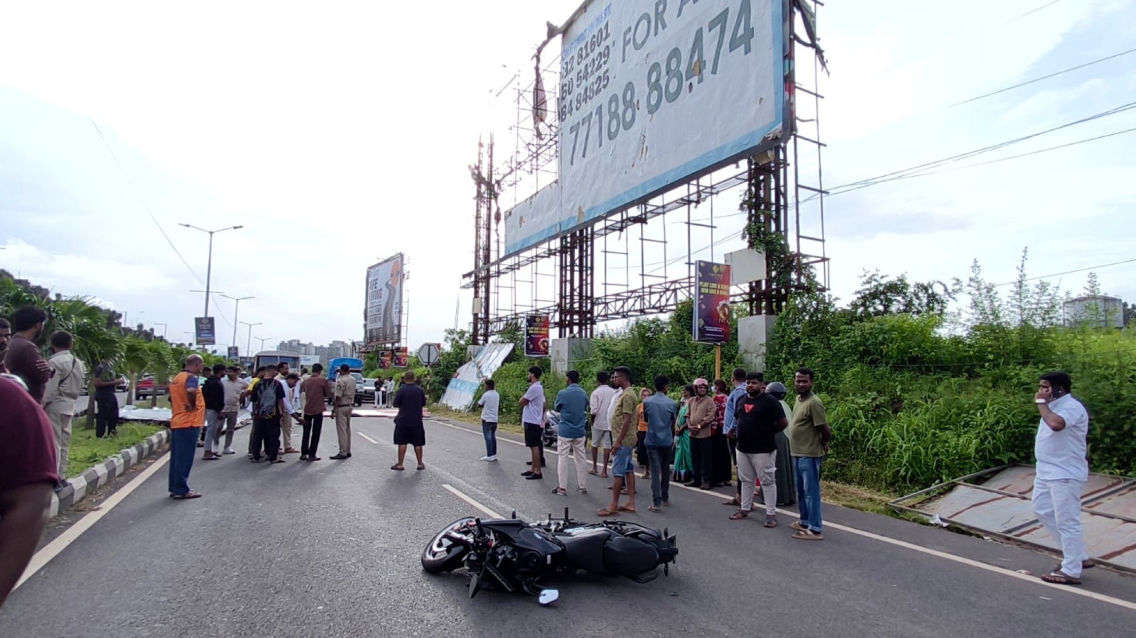 After 3 incidents since 2023, hoardings still e...