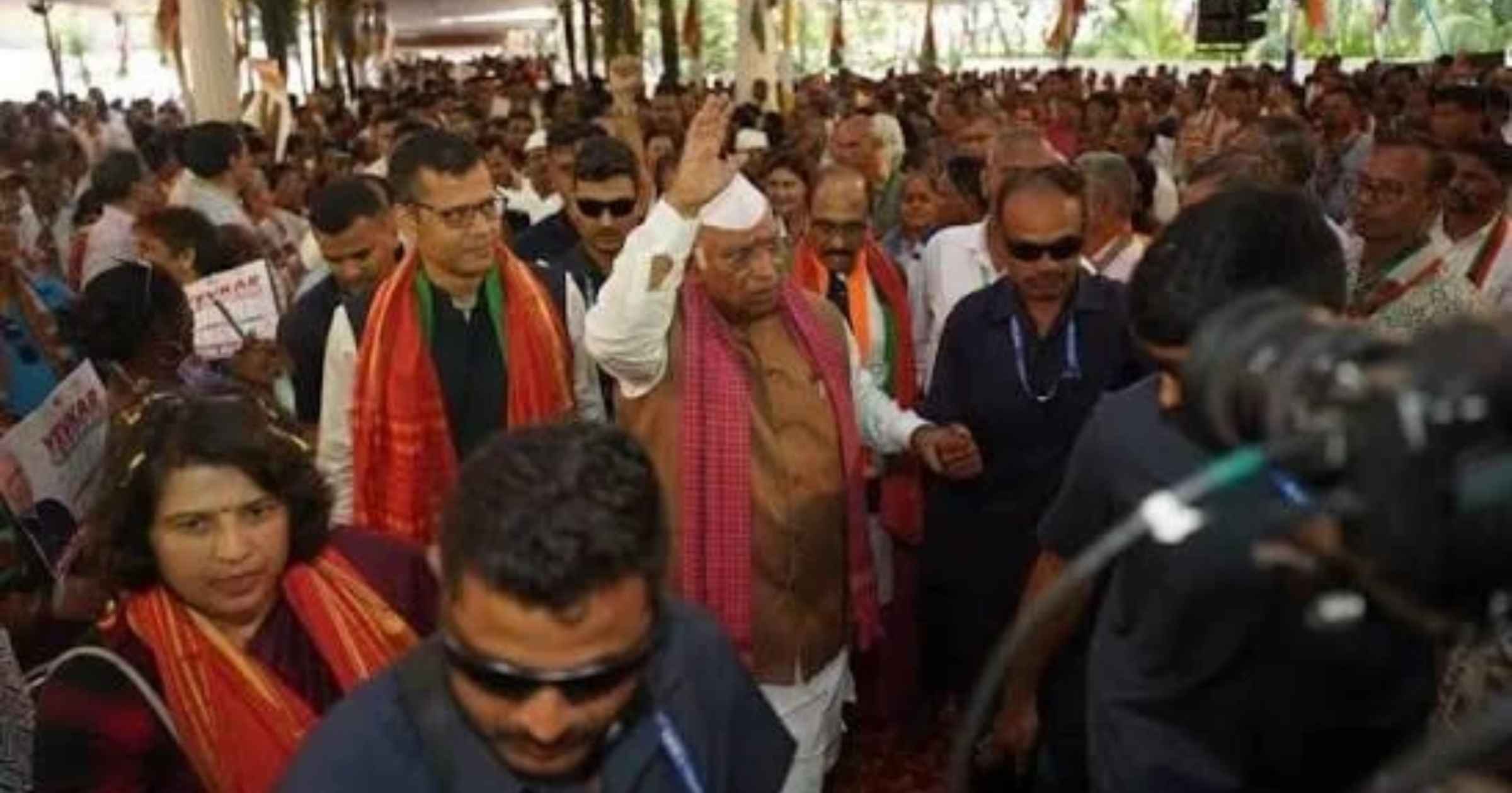 Cong, BJP spar over protest during Kharge’s Goa visit