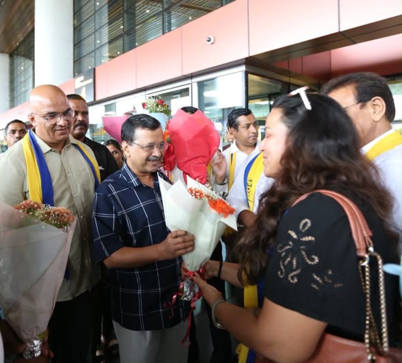 Kejriwal arrives, to hold E20 fuel townhall tomorrow