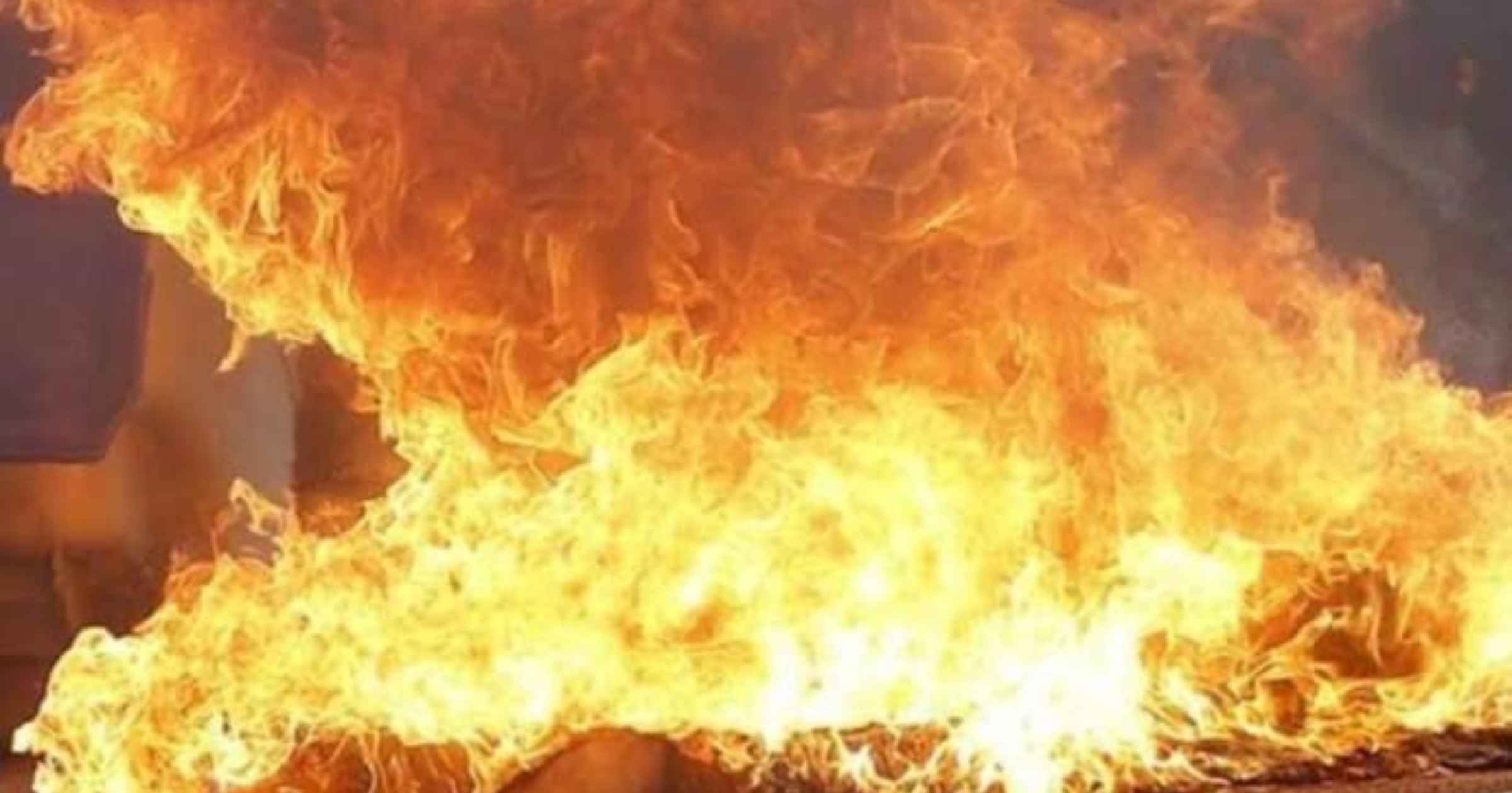 Fire breaks out at rice shop in Valpoi