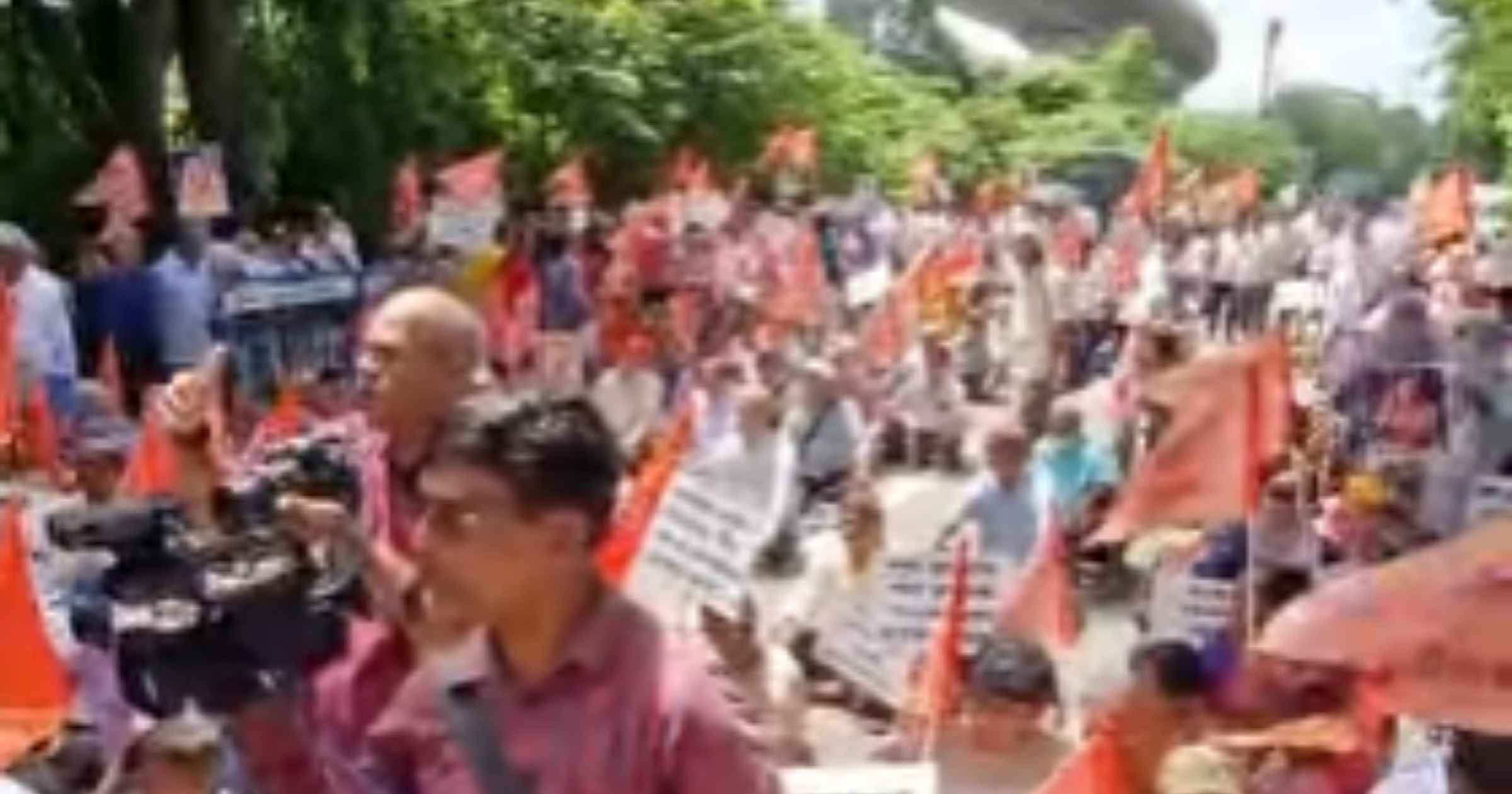 Marathi lang protest begins ahead of Goa Assembly; Mandovi Bridge blocked