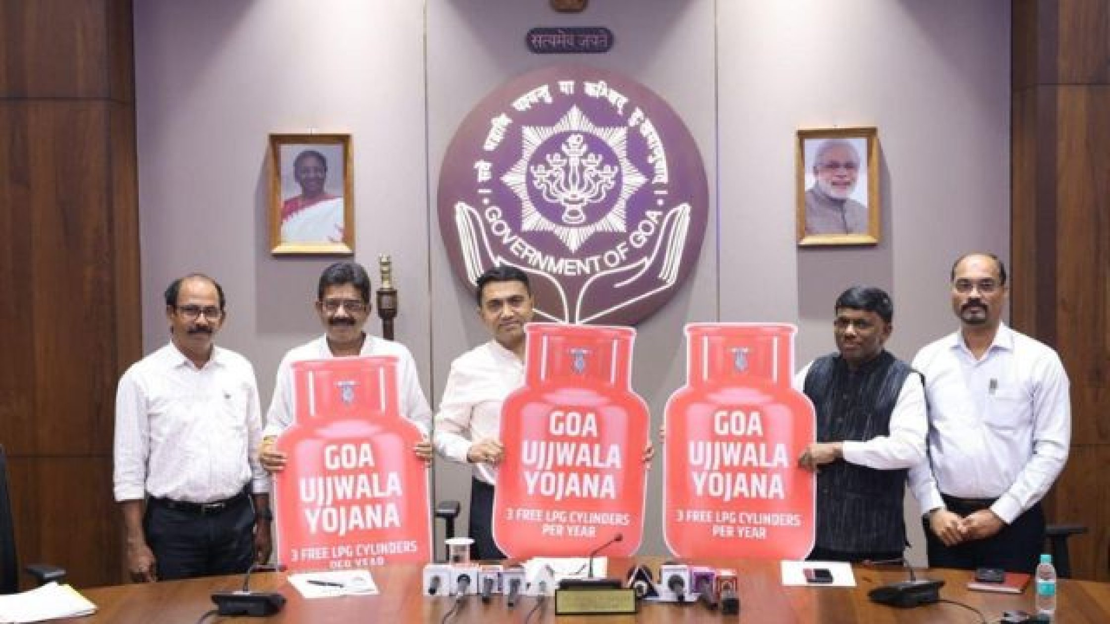 Firing on all cylinders: Govt sparks festive cheer with Ujjwala scheme