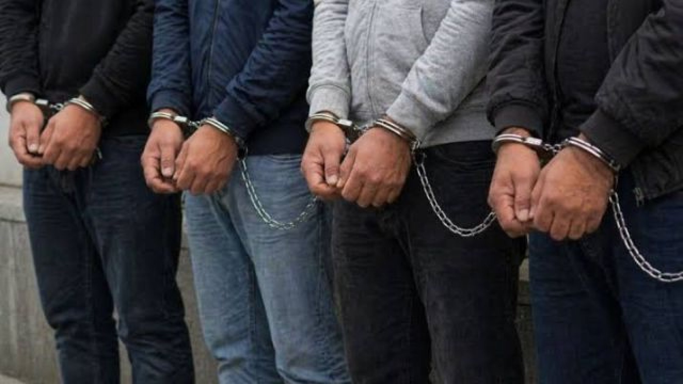 4 arrested for theft of 40 aluminium window