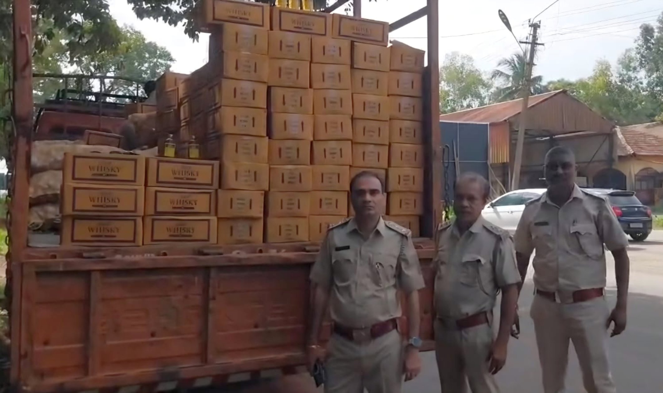 Whiskey worth Rs 18.72 lakh seized at Polem checkpost