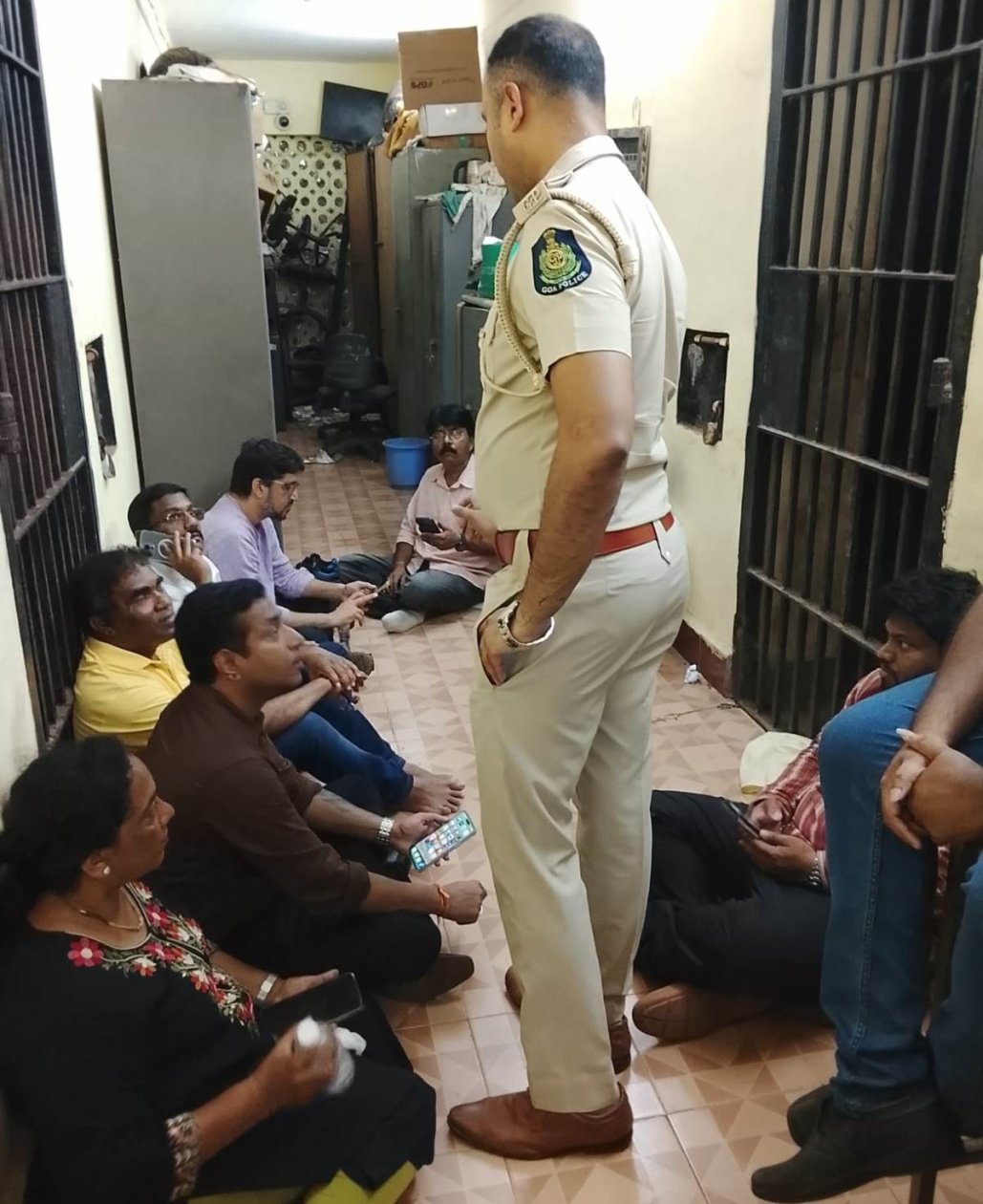 AAP stages sit-in at Cuncolim police station lock-up over Gomes assault