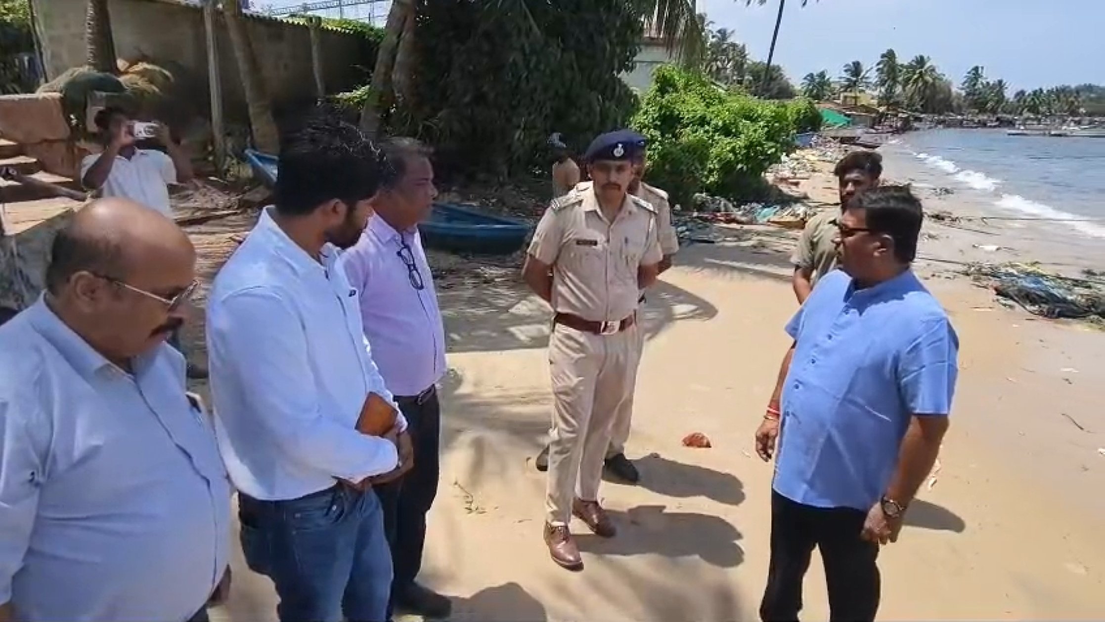 Kharewaddo beach gets ready for Visarjan, canoe...