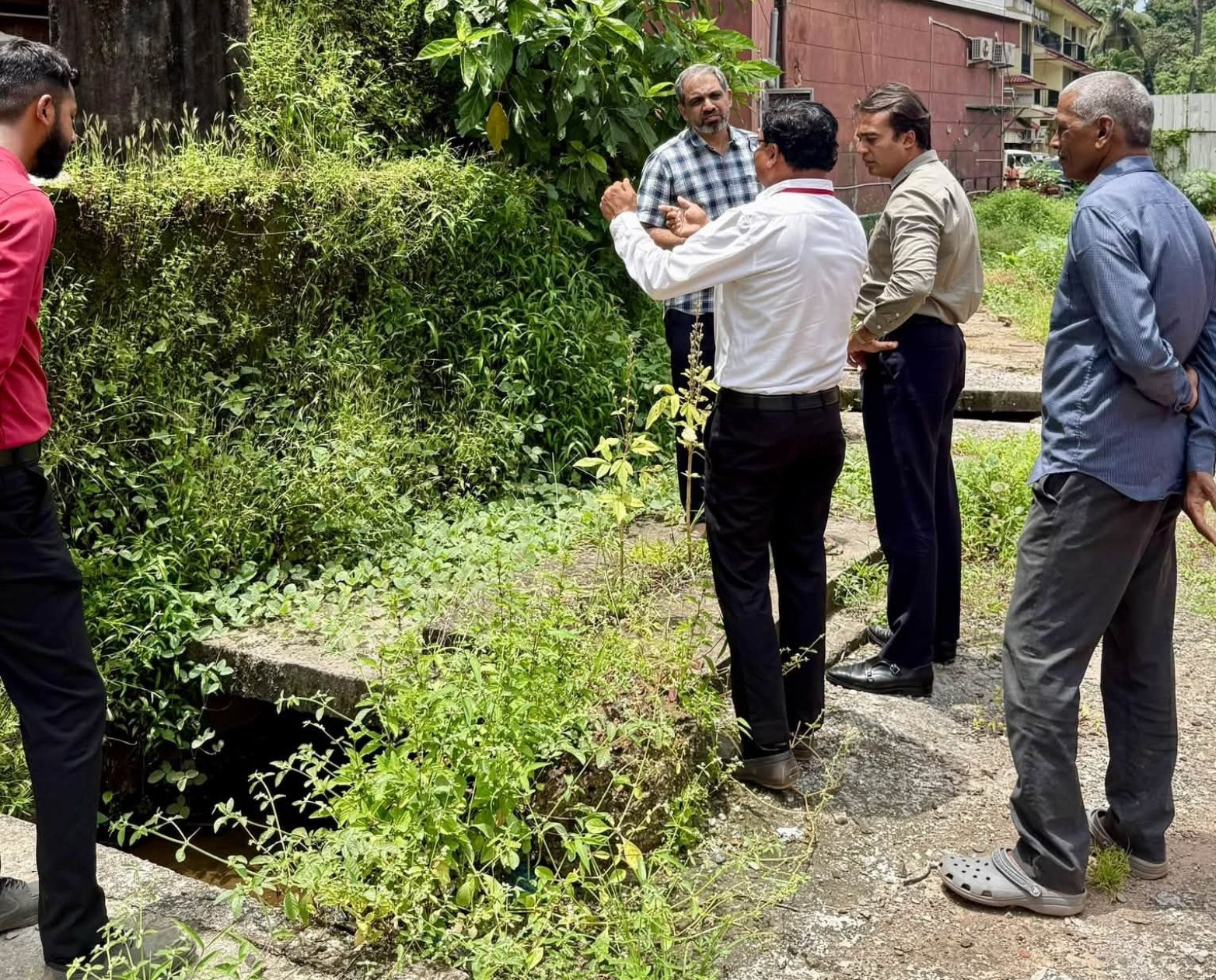 Muddy water woes persist at Tonca, Mayor visits...