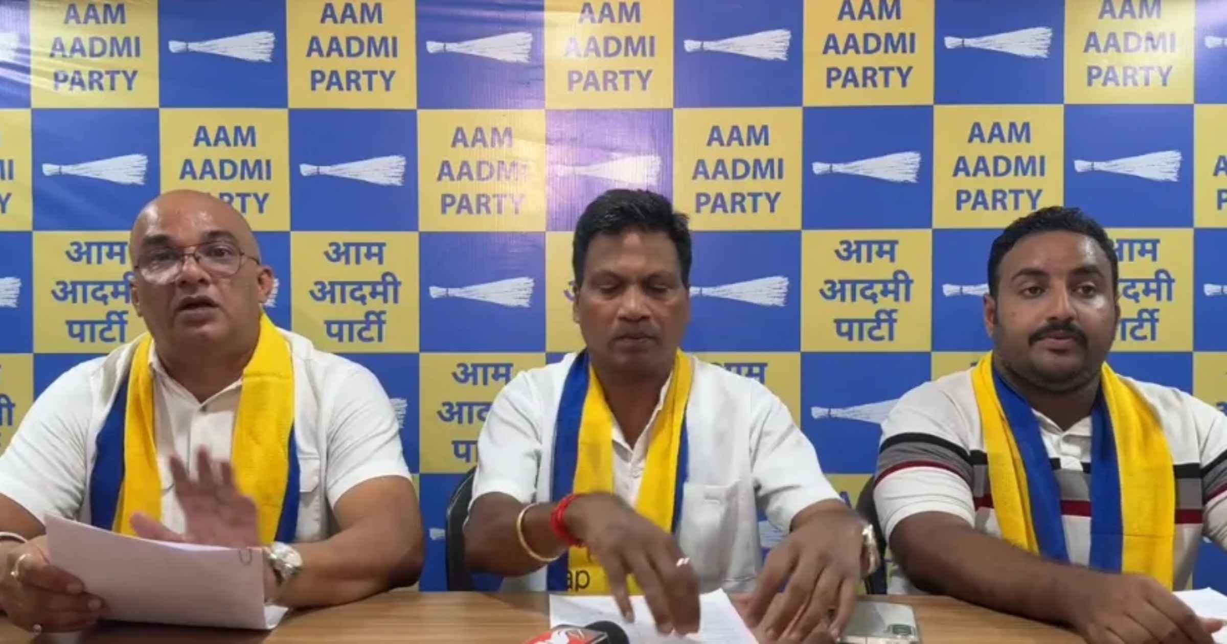 AAP criticizes Congress over ‘Goa Rakhon Yatra’, asks party to hold ‘MLA Rakhon Yatra’