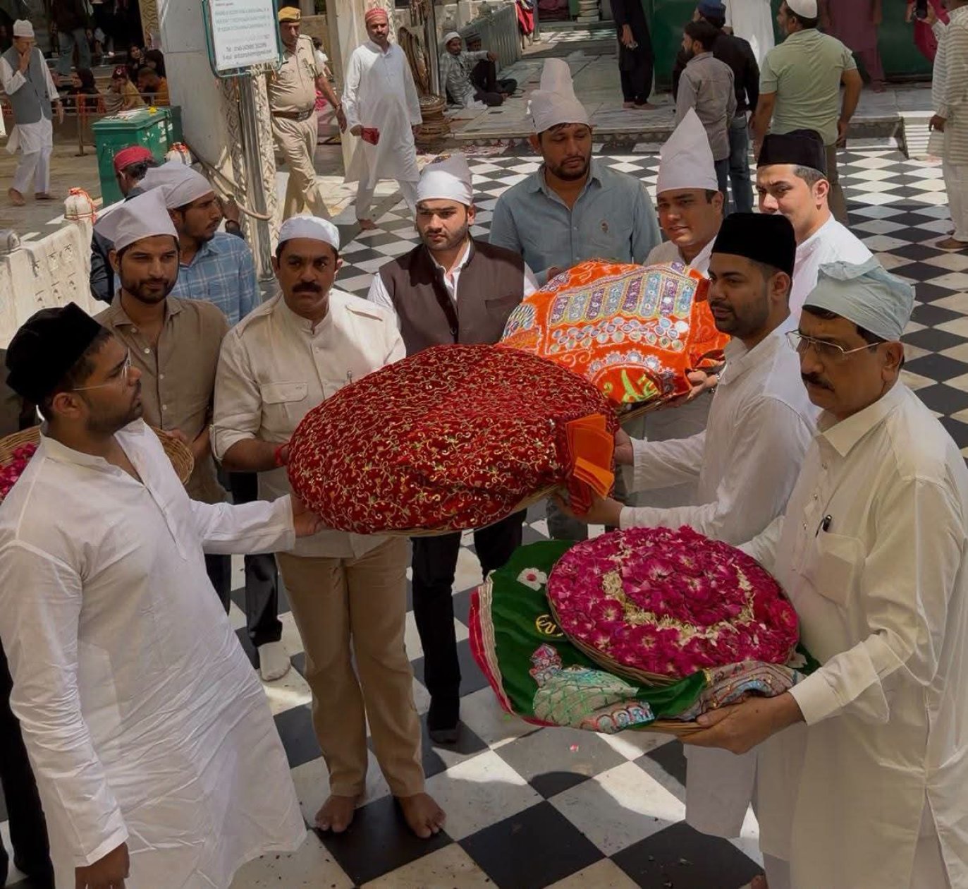 Amid alliance storm, Vijai seeks blessings in Ajmer and Pushkar