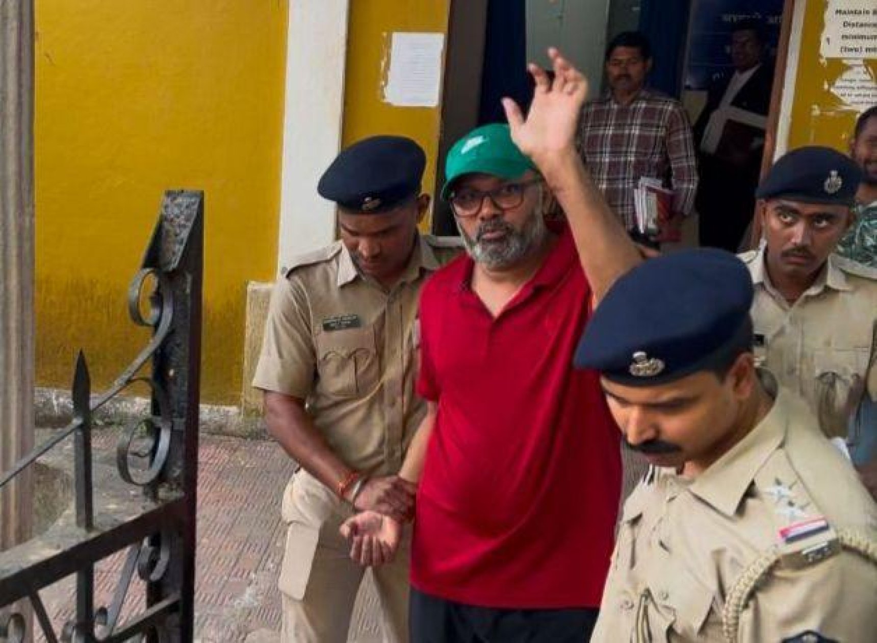 Forgery case: Inconclusive forensic report paves way for Siddique’s bail