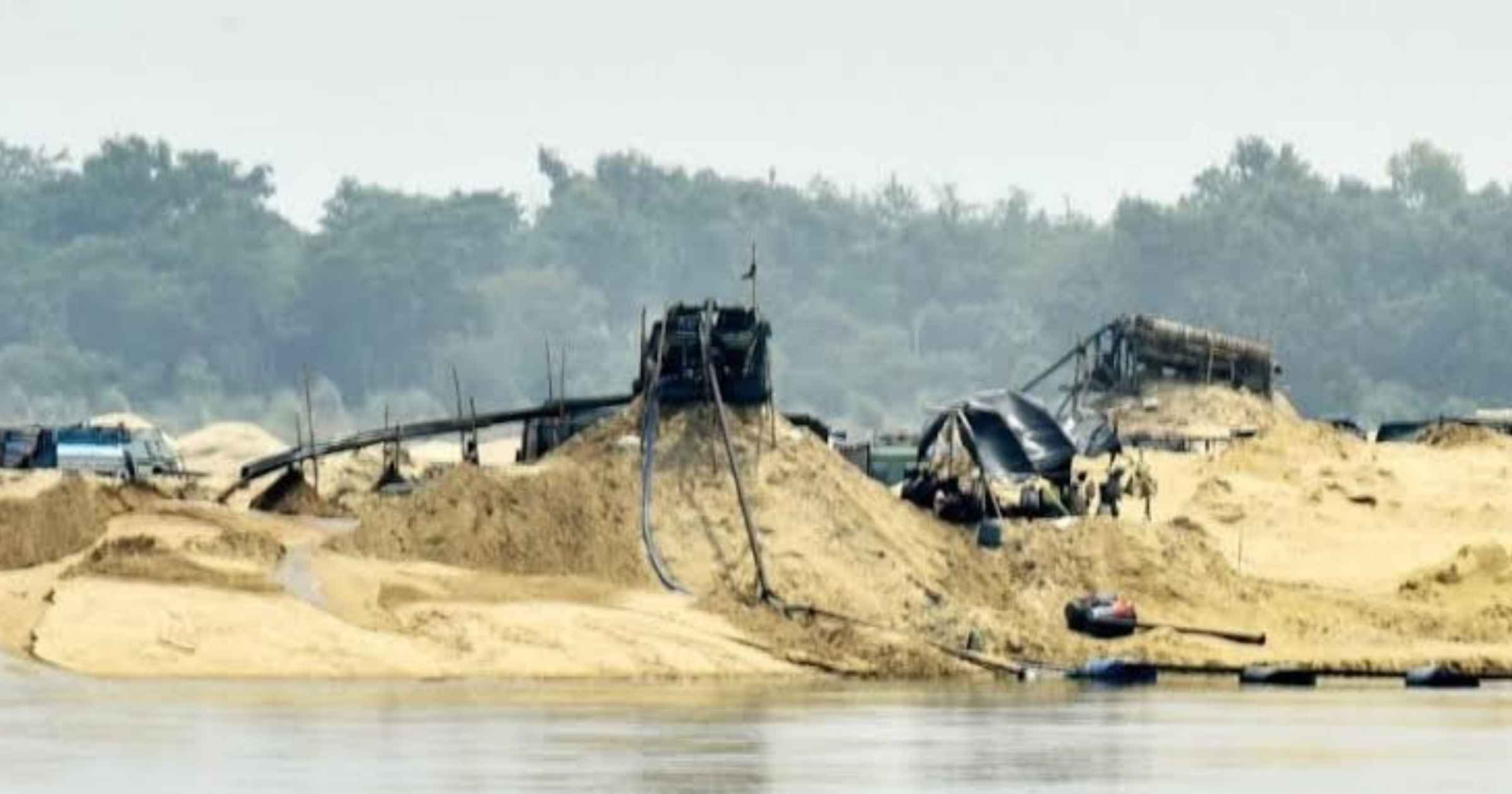 Sand ‘illegally’ extracted at Chapora River, police file case