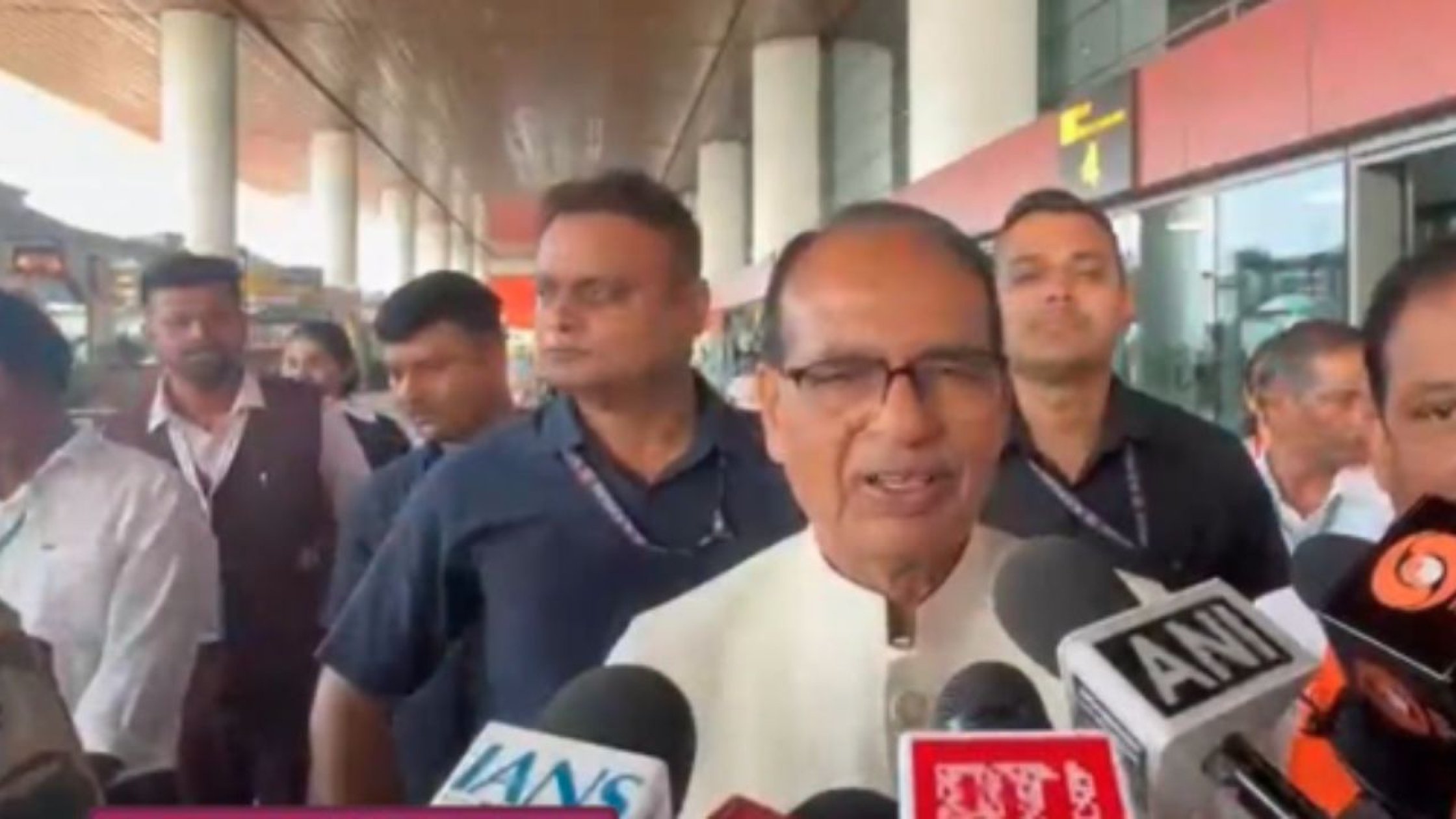 Union Agri Min hails Swayampurna Goa as model for Viksit Bharat, targets Congress yatra