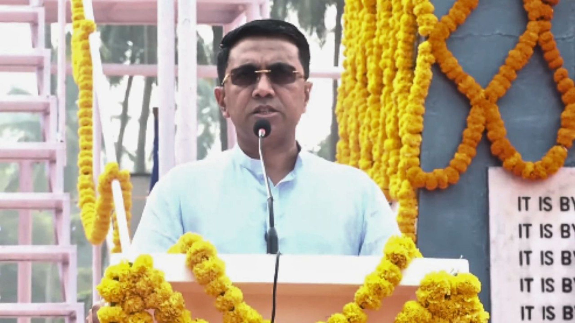 Sawant urges citizens to uphold Gandhi’s ideals, work towards drug-free India