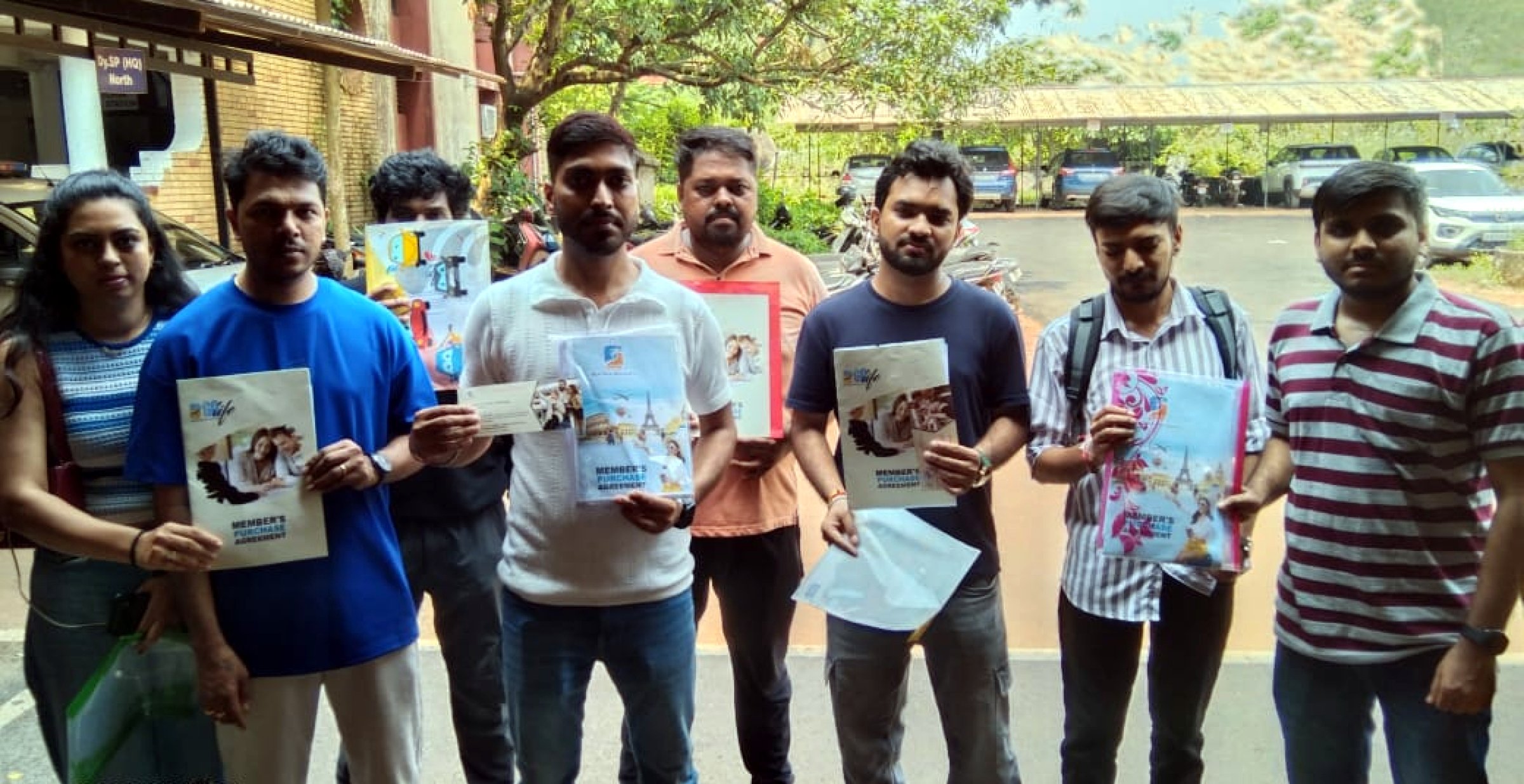 Holiday package victims visit North Goa SP office