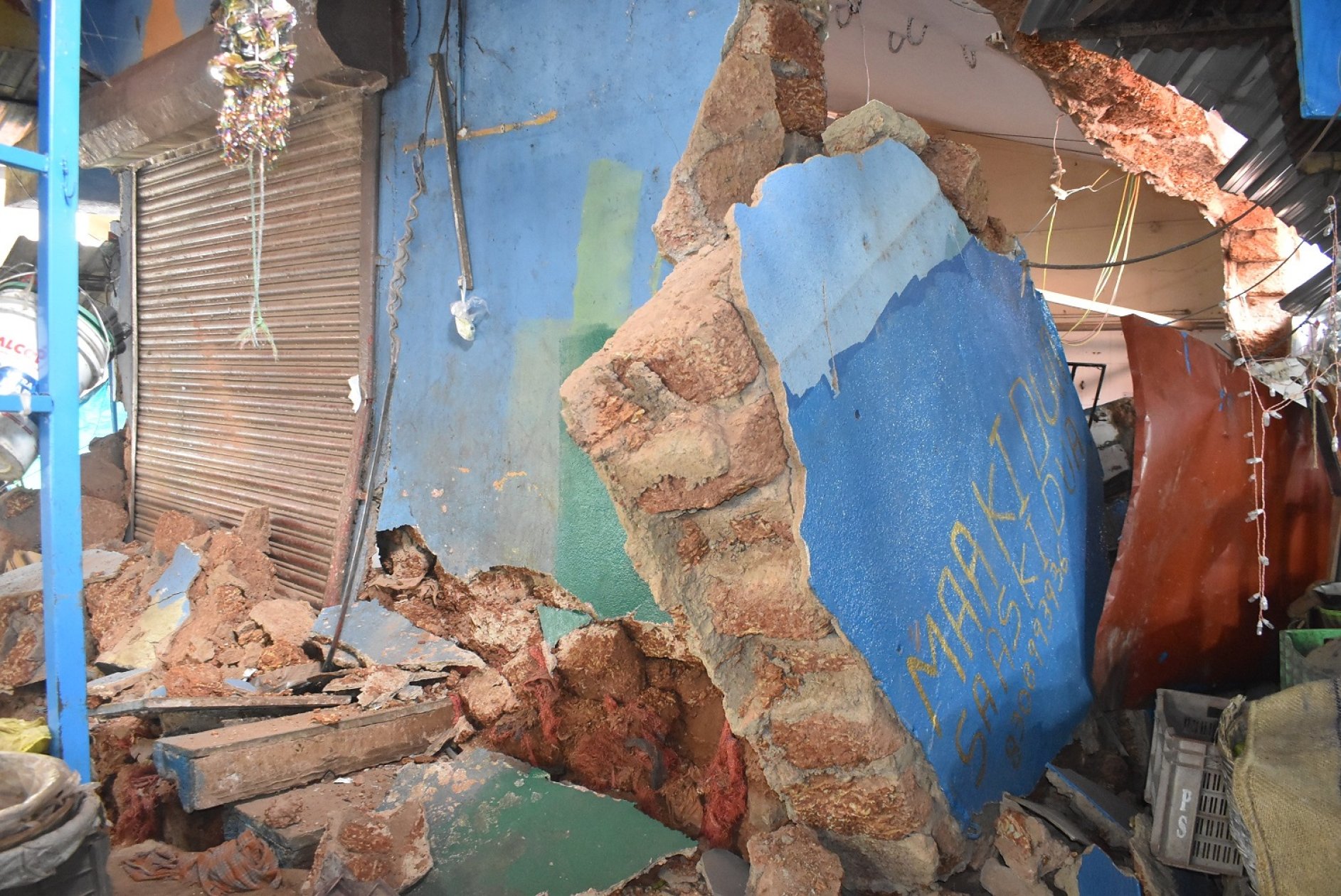 Structure collapses in Gandhi Market, raises safety concerns