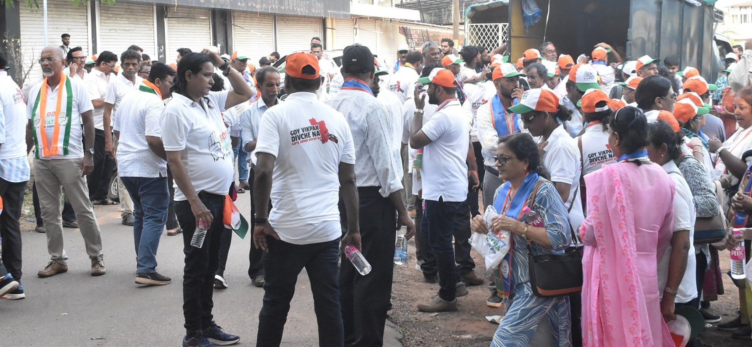 One march, two welcomes in Benaulim