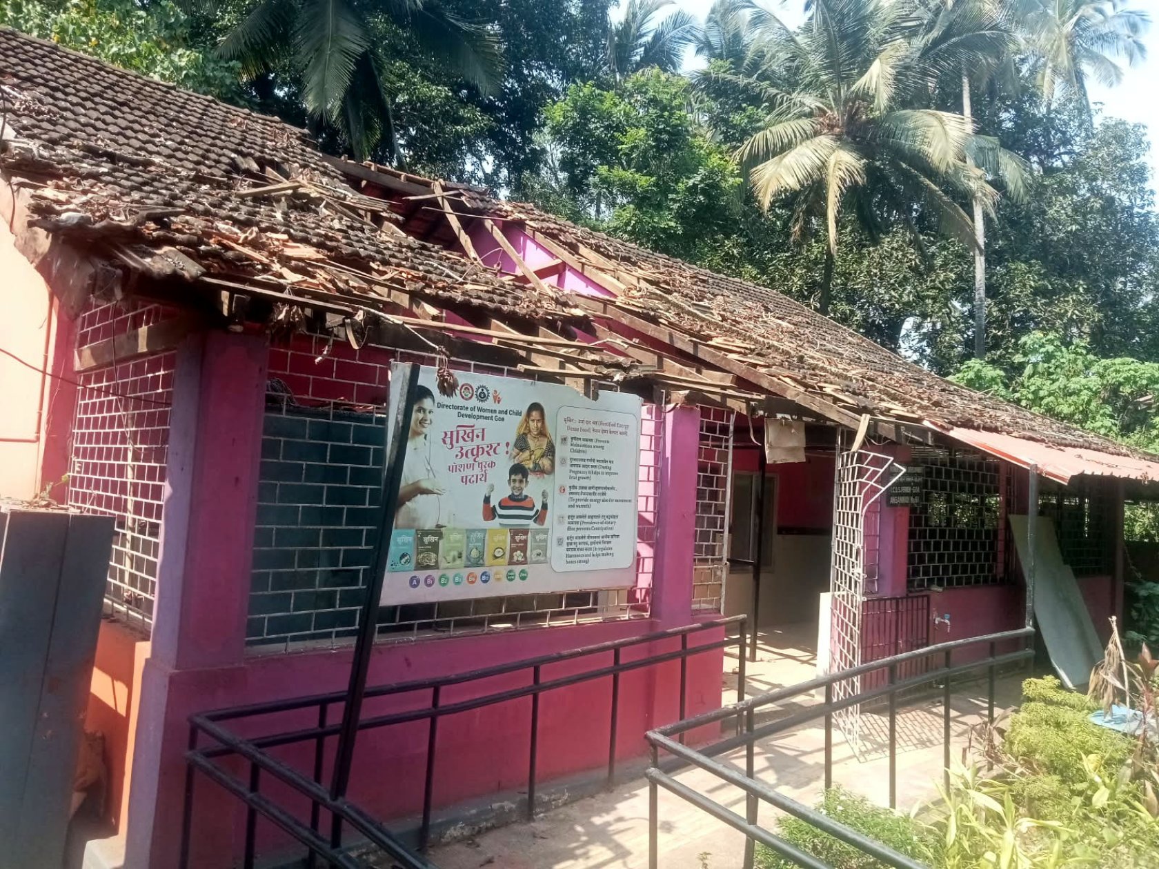 Morjim govt school roof broken, student activit...
