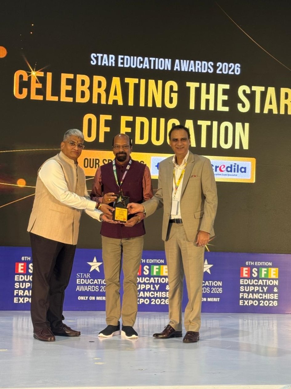 Jnyan Vikas director feted with ‘Leader of Change’ Award