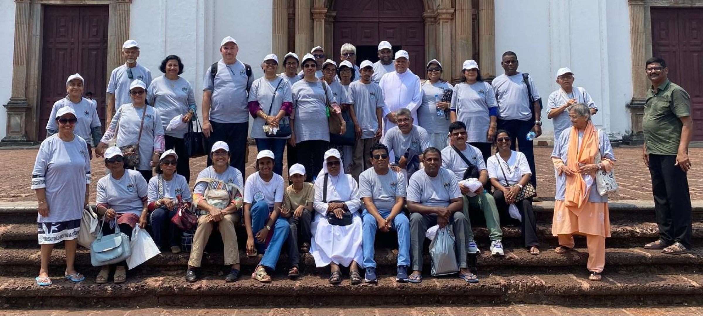 Sri Lankan pilgrims visit Goa for Franciscan ce...