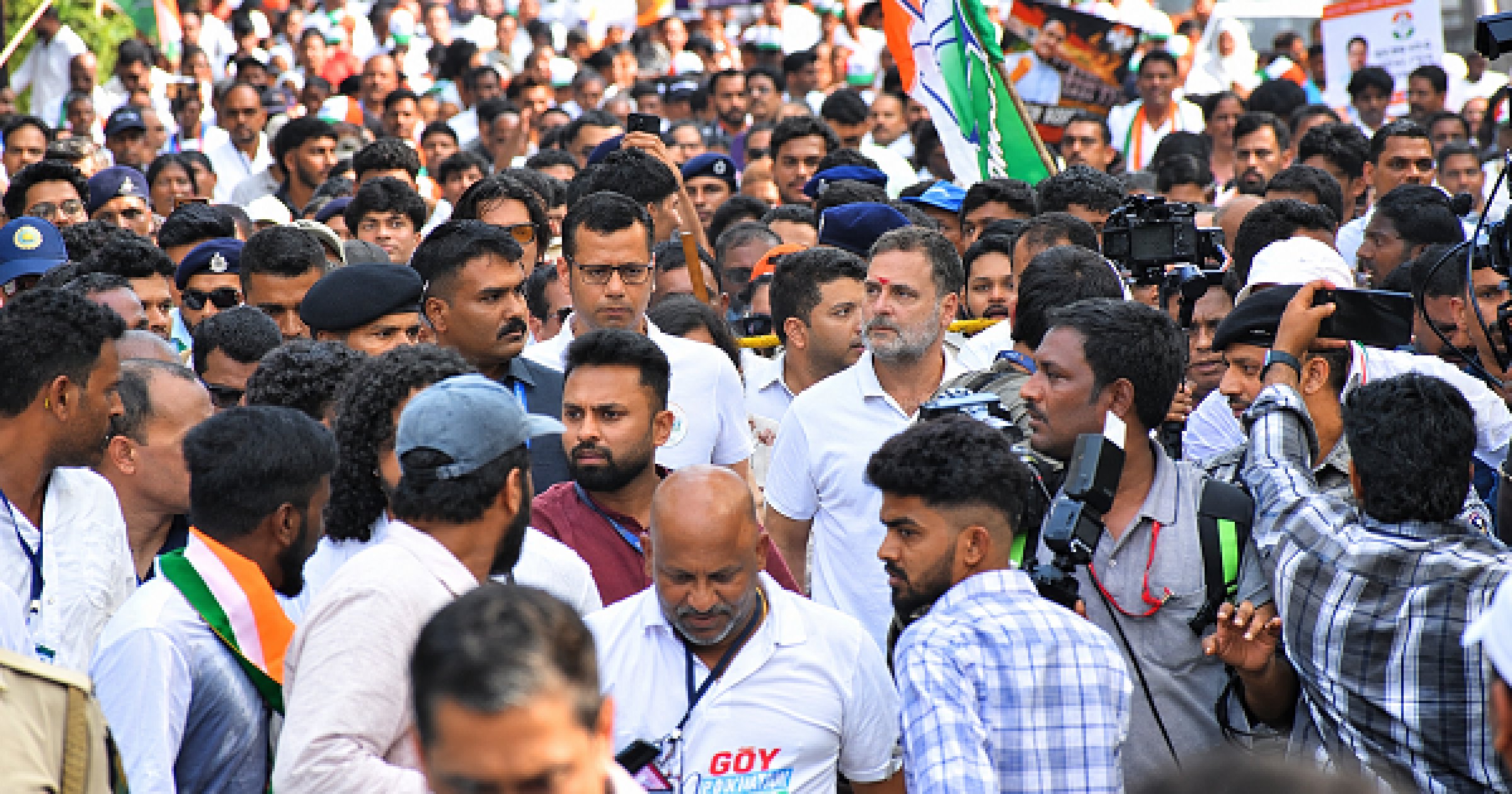 Trust Cong to protect Goa, Rahul thunders at Margao