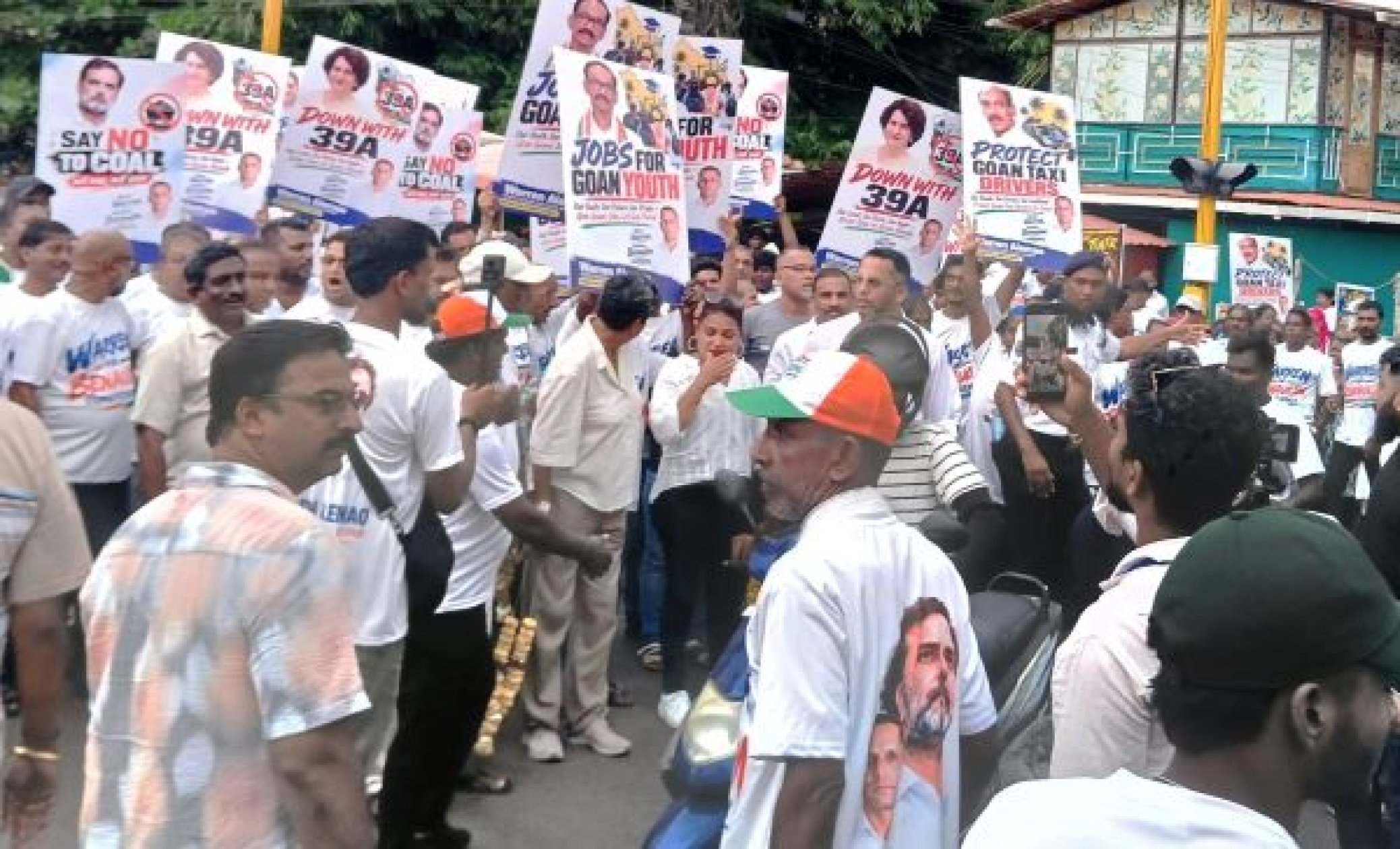 Cong opens doors to Warren, Benaulim block kept in the dark