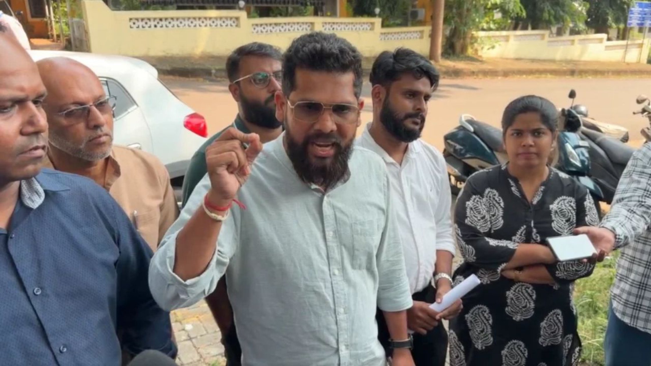 Borkar to sue Kholkar, others over corruption allegations