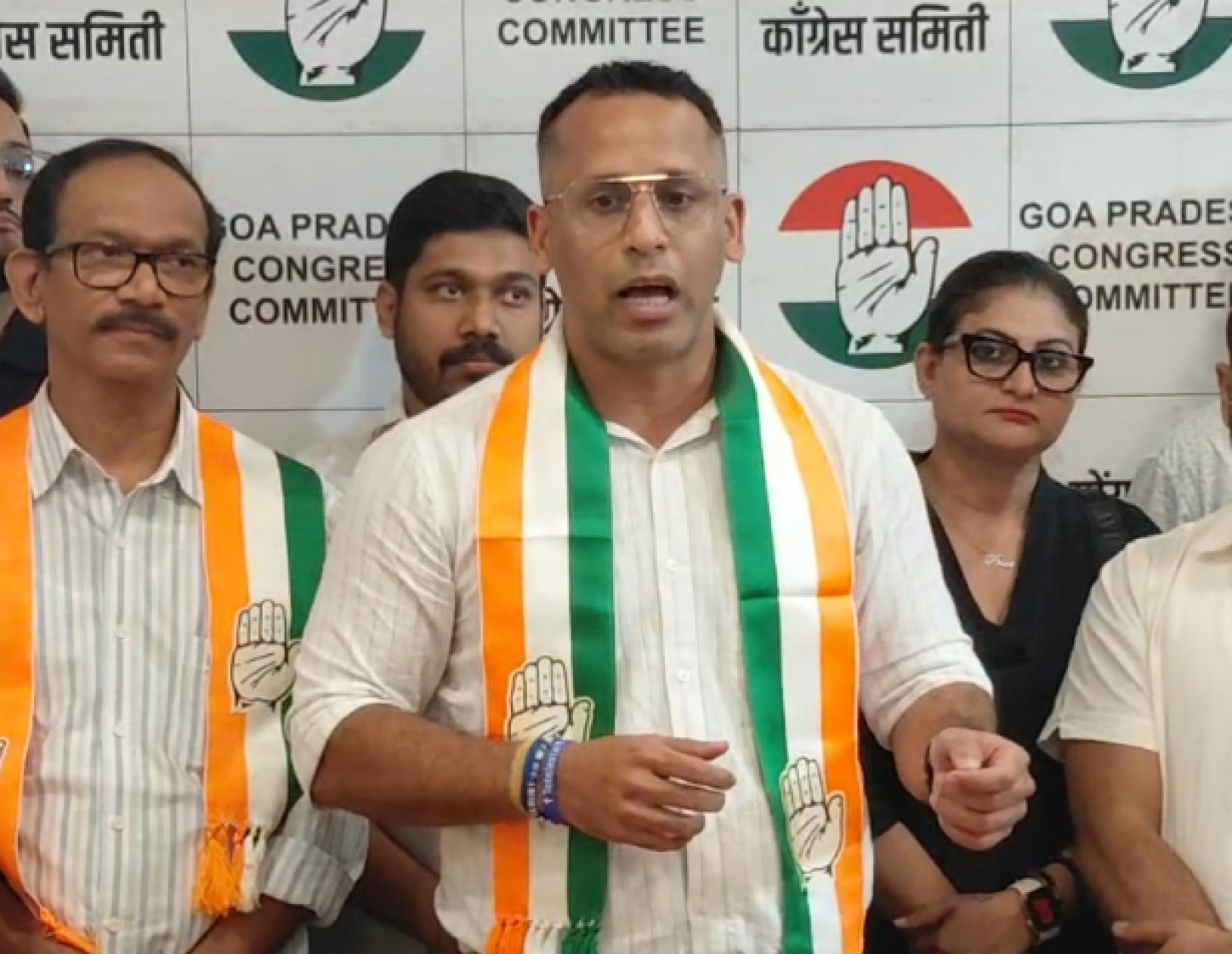 Warren Alemao joins Congress; vows to fight BJP rule and corruption