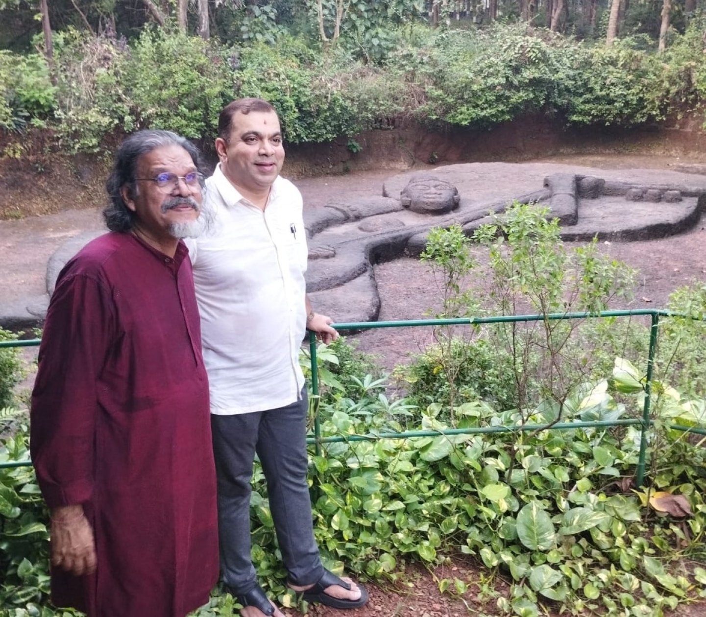 Tourism Minister visits Big Foot at Loutolim