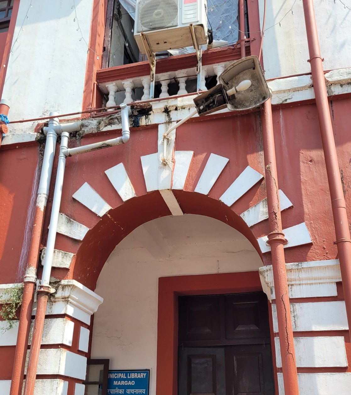 Desecrating a heritage building