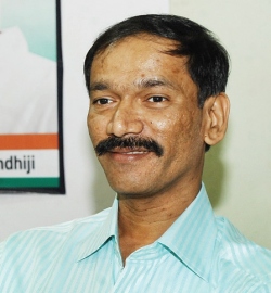 Girish Chodankar launches manifesto; lambasts Parrikar