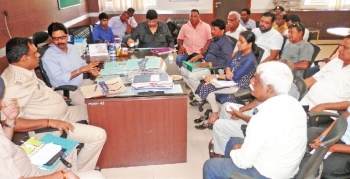 Margao dy collector convenes meet to resolve differences between boat owners