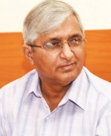 Don't speak on principles: Velingkar to Parrikar