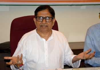 Parrikar used assembly session for electioneering: Shantaram Naik