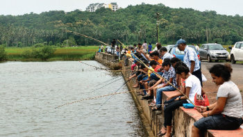 Porvorim's altar servers go fishing