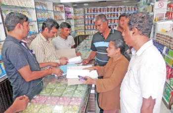 Colva p'yat cracks whip against outlets without trade licence