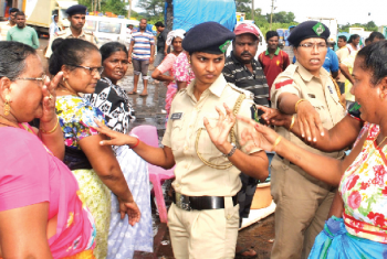 Uproar in wholesale market after officials intervene to stop retail sale of fish