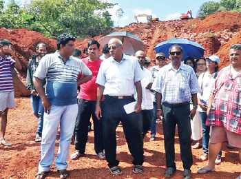 Activists stop work on highway missing link at Loutolim