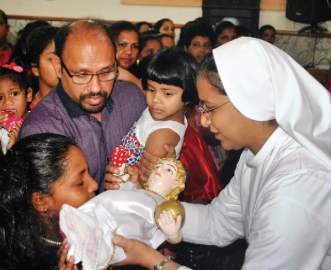 Devotees bask in glory of Infant Jesus at Colva 'Fama'