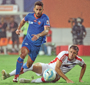GAURS edge PAST brave bengaluru 4-3