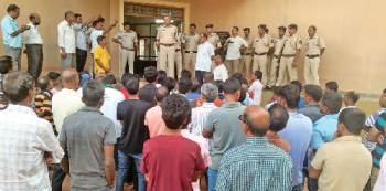 Ugvem residents gherao Pernem police stn, want accused in kidnapping case arrested