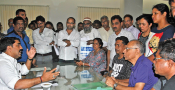 Velsao locals meet Vijai in oppn to housing project; Minister assures to look into matter