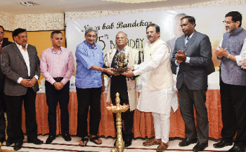 Industrialist Nana Bandekar felicitated by GCCI