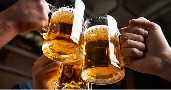 Govt hits upon 'Cluster Towns' idea to save 1021 booze joints