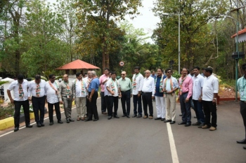 Congress marches to Raj Bhavan